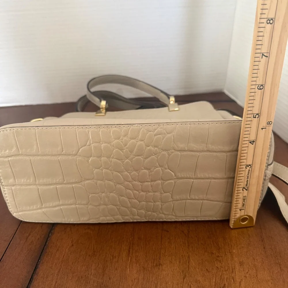 Antonio Melani Crocodile Embossed Satchel Handbag‎ Top Handle Crossbody Beige